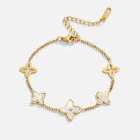 Armband mit Blütenblättern „White Blossom“ 
