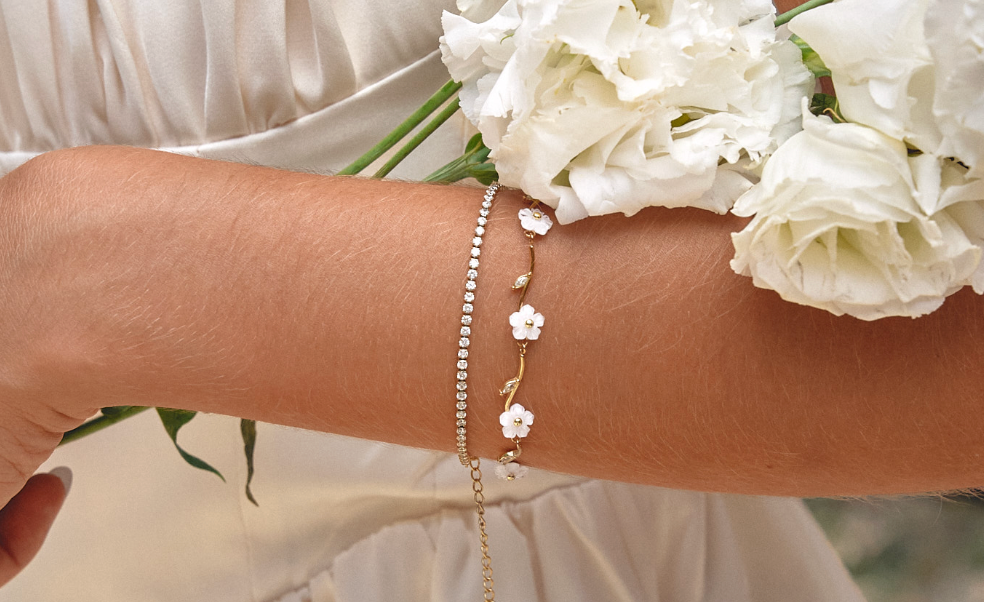 Golden Daisy Infinity Ring - Beautiful Earth Boutique