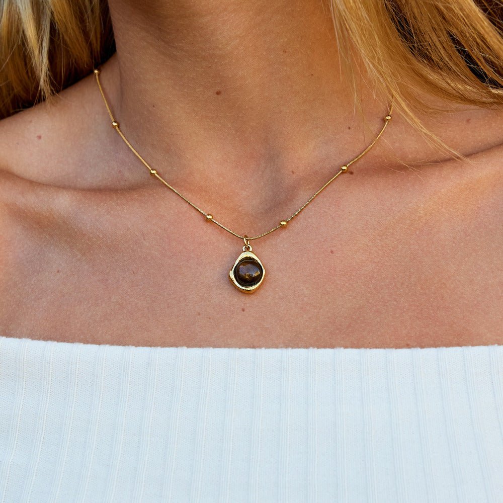 Amber Stone Pendant Necklace - Beautiful Earth Boutique