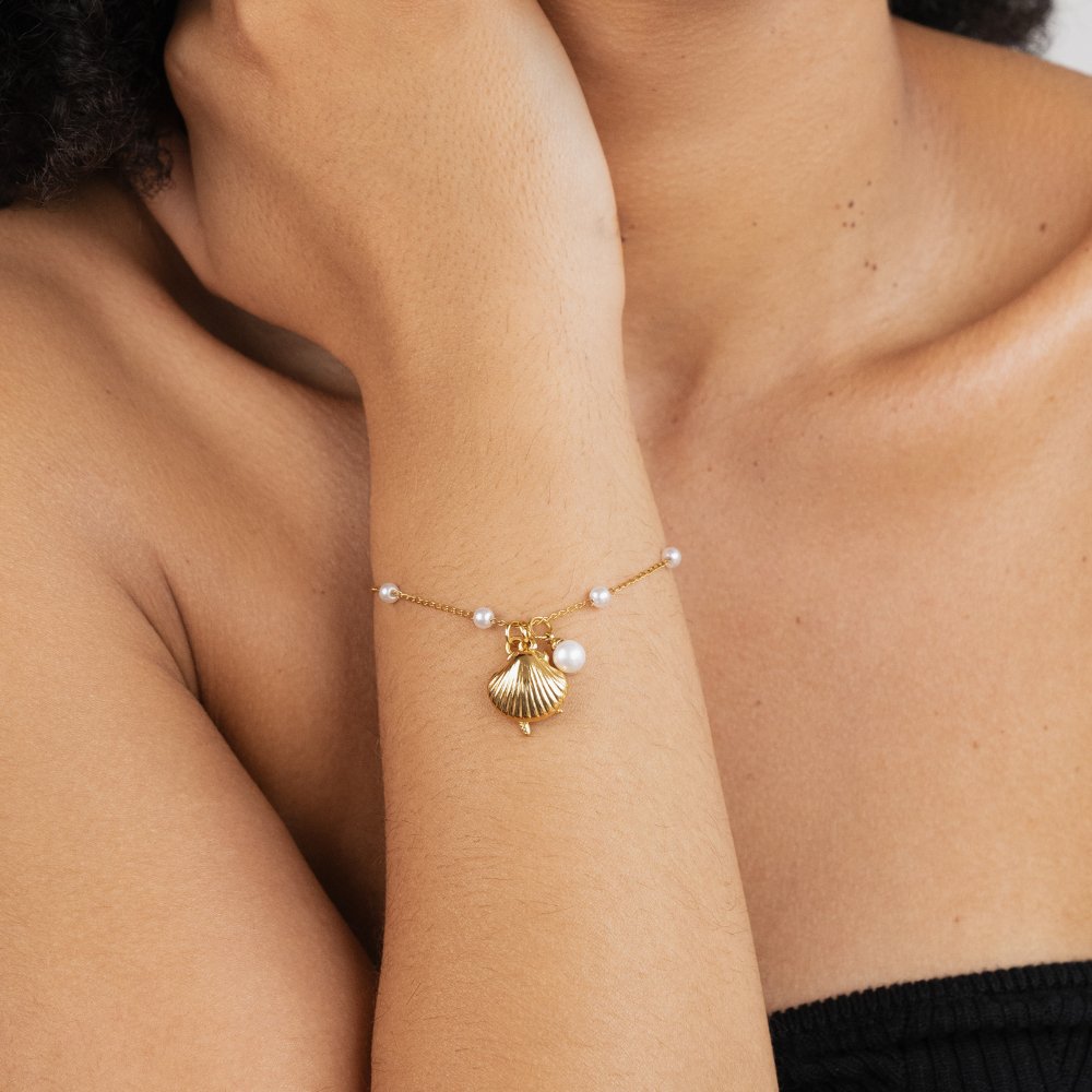 Aria Shell Charm Bracelet - Beautiful Earth Boutique