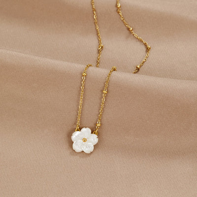 White Blossom Flower Necklace - Beautiful Earth Boutique
